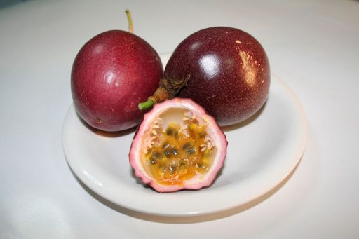 WHICH FRUIT IS BEST FOR YOU Passion_fruit_red